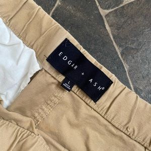 Men’s joggers size large new without tags.